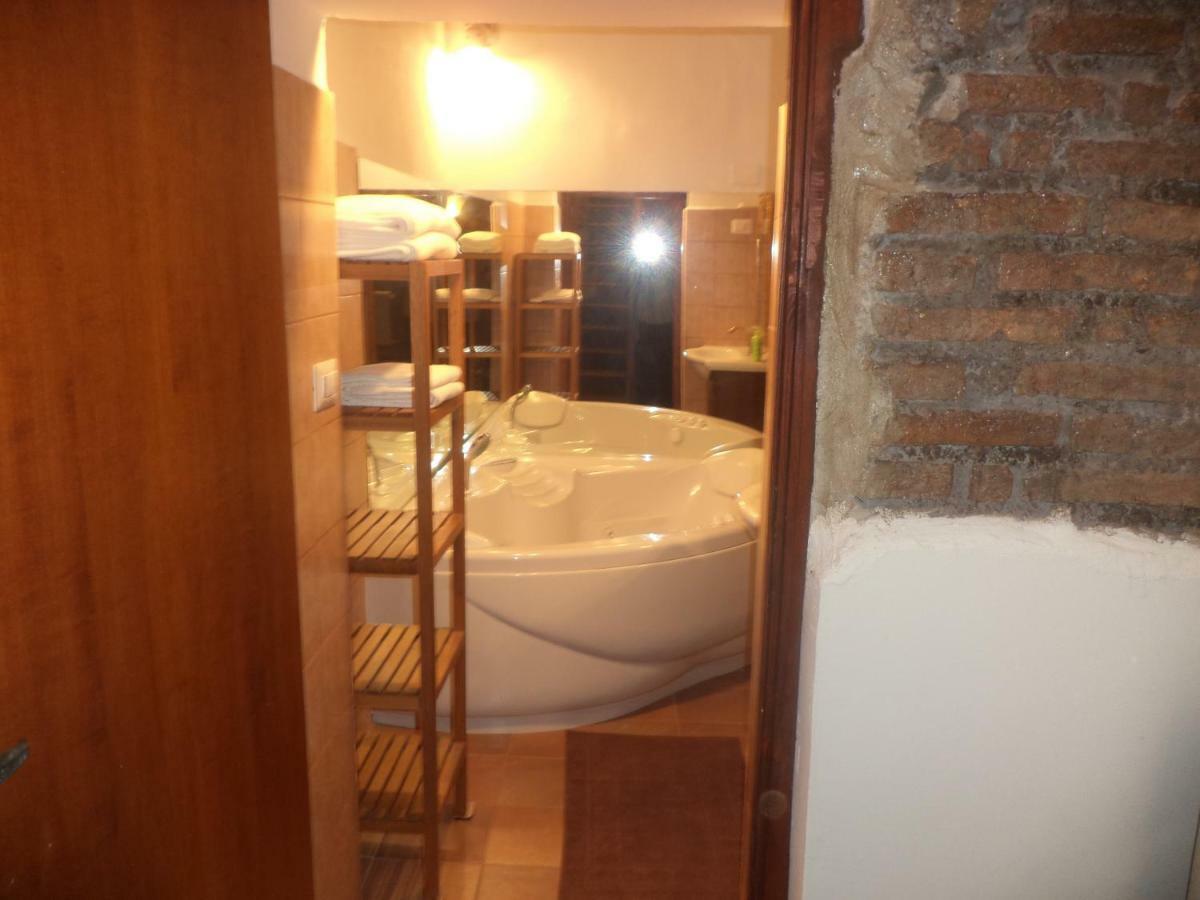 Jacuzzi Quo Vadis Apartment Rome Bagian luar foto