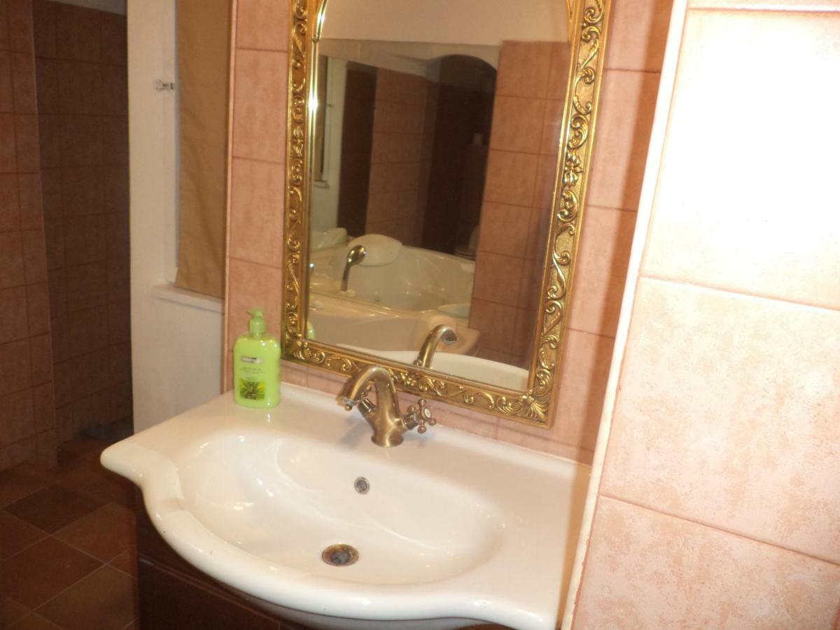 Jacuzzi Quo Vadis Apartment Rome Bagian luar foto