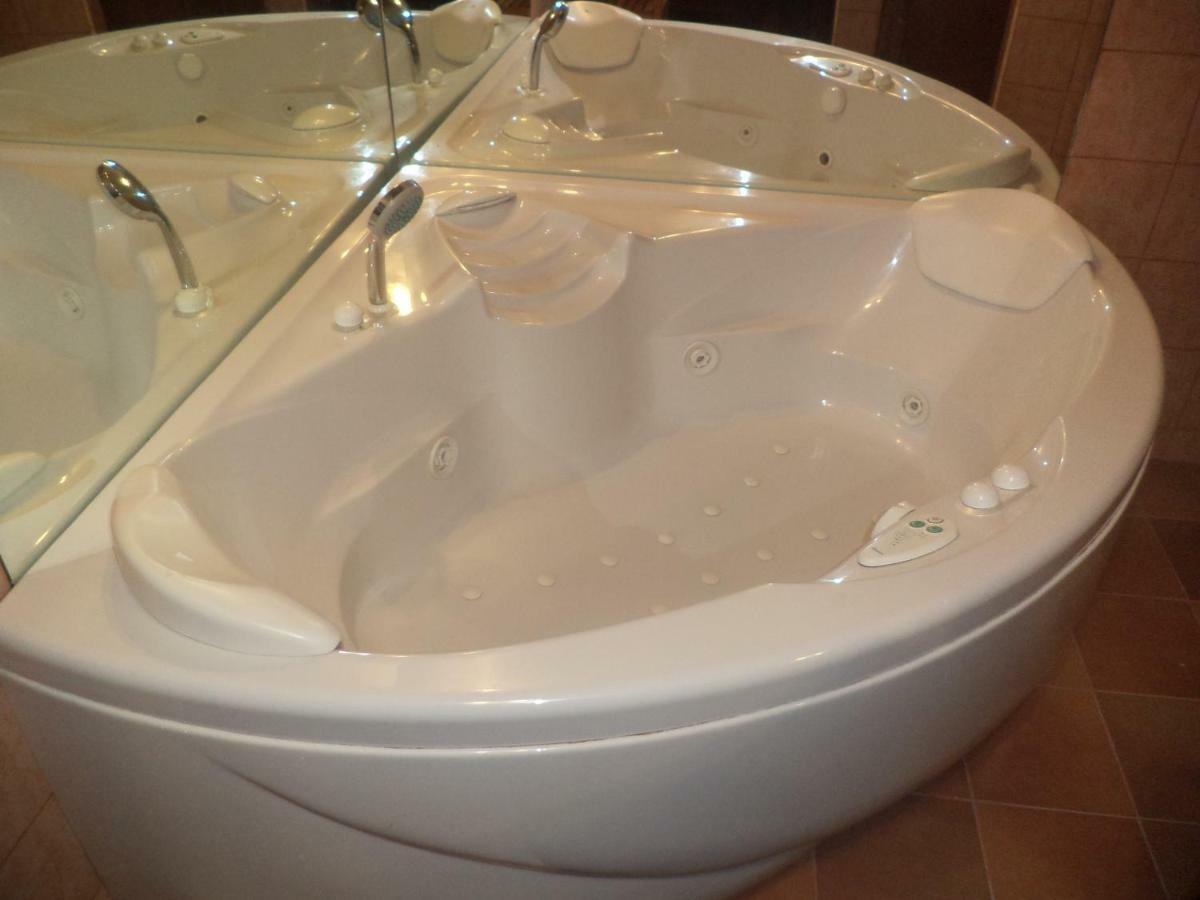 Jacuzzi Quo Vadis Apartment Rome Bagian luar foto